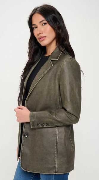 241dc6b2-41ea-41e0-a598-b3db5d4c9245-Max