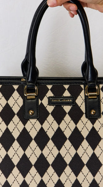 5f1b68bb-de6f-417c-b47a-eea313b862b5-Max