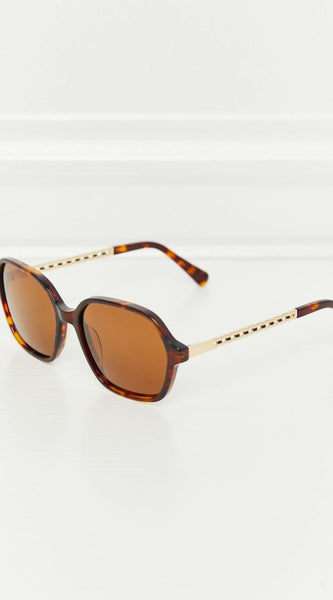 6cc338f8dc13424694ee6a91f4d53c94-Max