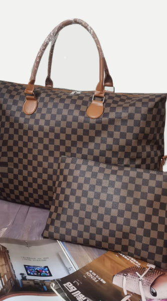 e6f0d8a645734e3db48c362832c91e19-Max