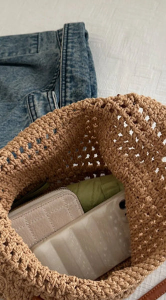 ecb9eca2-5d3e-4541-847b-c96556681e5e-Max