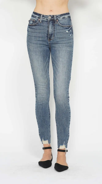 0395e25f-7c4f-43c9-a98a-892de36917a1-Max