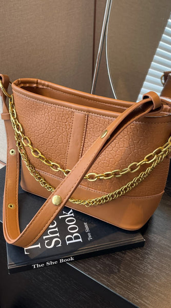 14f21f5dd6214bcca24814f16203dcea-Max