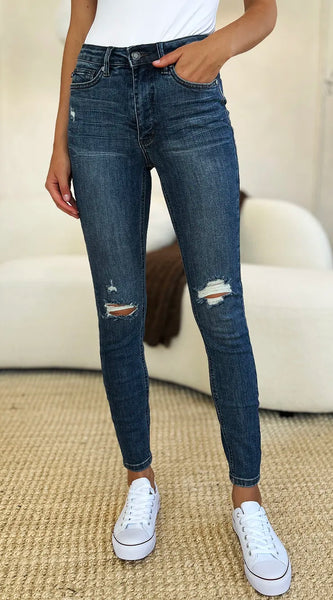 19f6a8dc-adcc-4783-acb0-d353065f94f3-Max