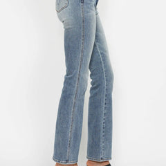 212a022f-1bed-4c52-9675-1cfeef15c385-Max