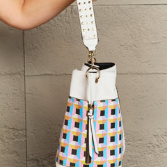 3727644306ee4be3906761bd39bce92c-Max