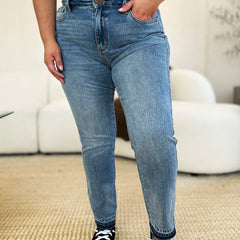 372b4666-1ed6-4186-b150-980376cd5dbf-Max