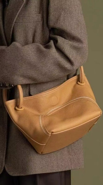 5ed8559687994efa99fa261a4456ee8a-Max-Origin