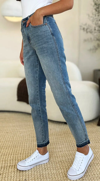 6c1fa983-ba42-4a9d-809a-a32fa12a2eb1-Max