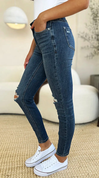 6e0d17ec-5b50-451c-8469-404a55d8f6cc-Max