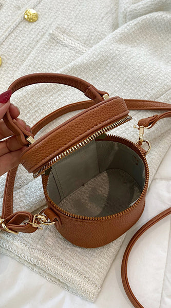 72787fc1351b4ed6b67a1b6fef20edee-Max