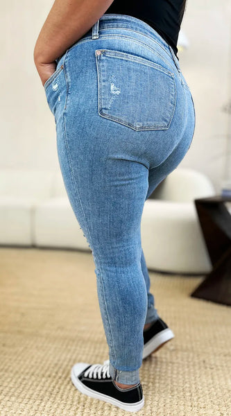 82d56124-5787-4678-b860-b31686dad93f-Max