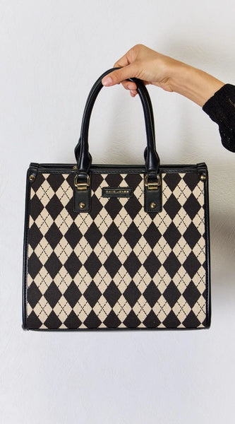 85854a98-4e4e-494e-b60e-6a9445ebf60b-Max