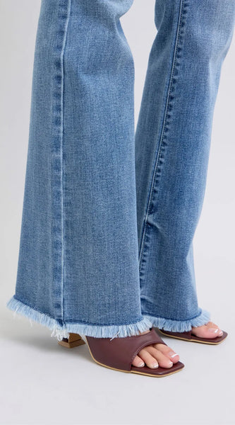 8a22bbad-0304-46a1-bfa7-802003f92a91-Max