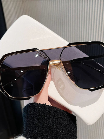 Black Frame Gold Gray Piece