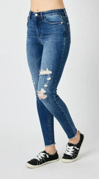 ad20670a-2f47-467b-80d6-cc03535807e3-Max