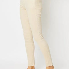 ad36790f-77f8-41d0-87b8-e653e1c95683-Max