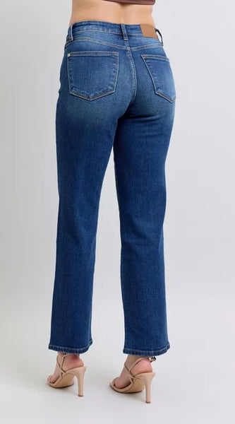 af132c50-dbb3-4d66-8108-cf877598a5ee-Max