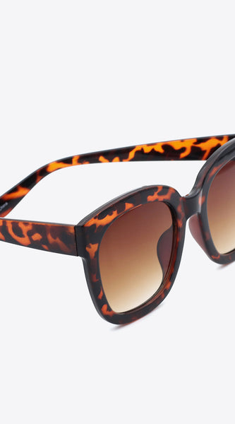 cd6b07d3605a4f3aa477f90a428b7cfb-Max