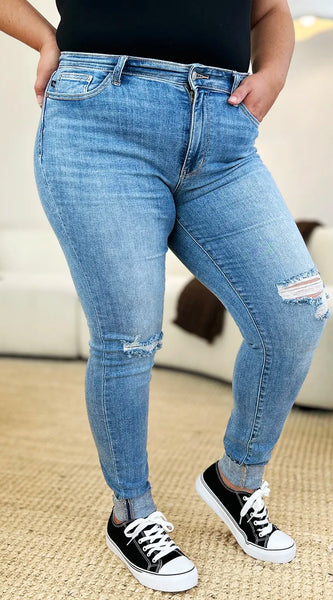 d275201d-17c6-42a1-9189-396febf34a89-Max