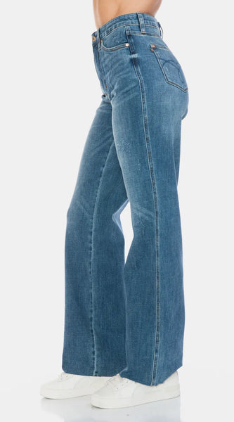 dab5f827-7f9a-4546-8cb7-626cde1b65e7-Max