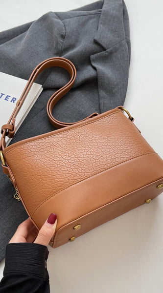 e31c574fc1534e99966d7a1515d89a12-Max