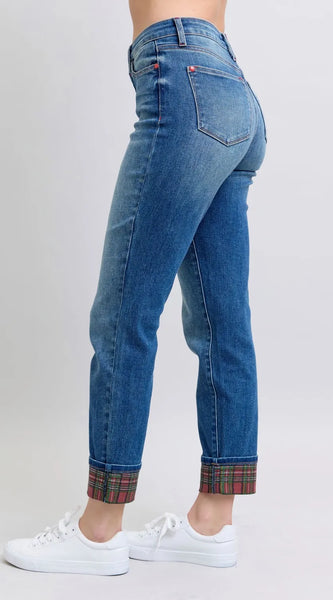 e39d6b4d-6af6-417d-97a3-4b5ec96e8f14-Max