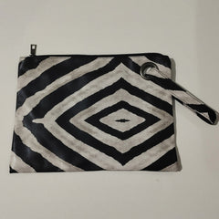 e8e683c703484764ba939fbd0506b47b-Max