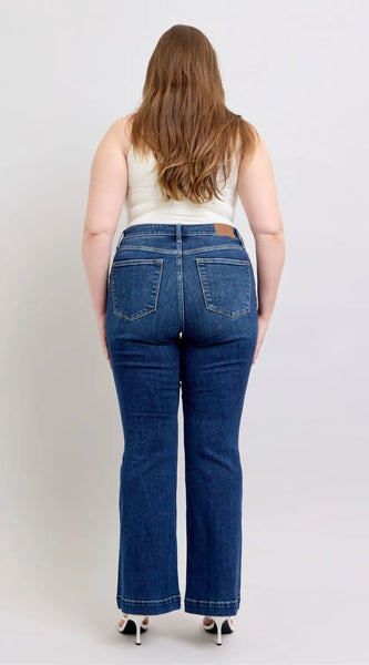 ea4a7d74-af2e-4f80-9d93-fe24e516c050-Max